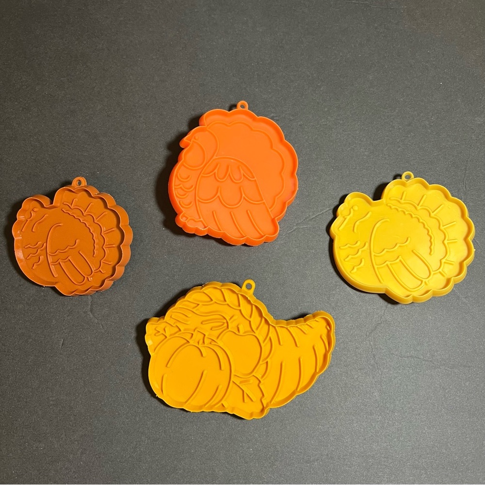 Vintage Hallmark Plastic Halloween Thanksgiving Cookie Cutters Set Pumpkin